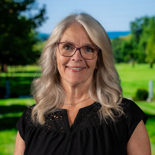 Julie Santoro's headshot