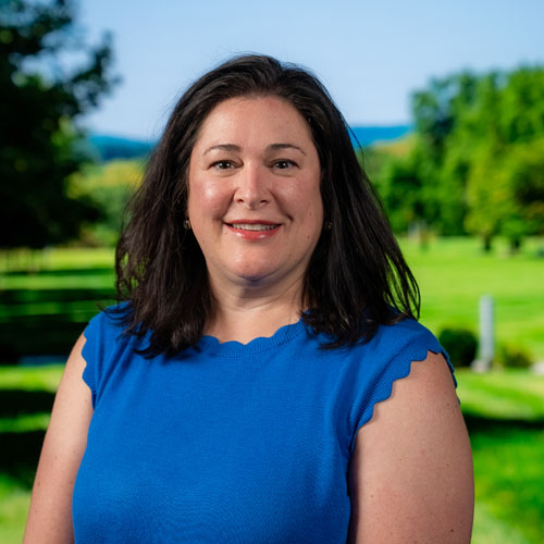 Laura Lamm's headshot