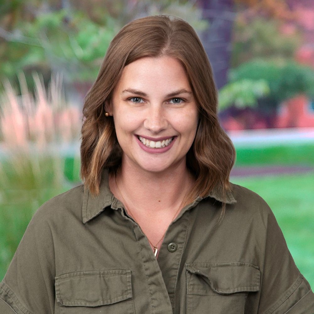 Whitney Leach's headshot