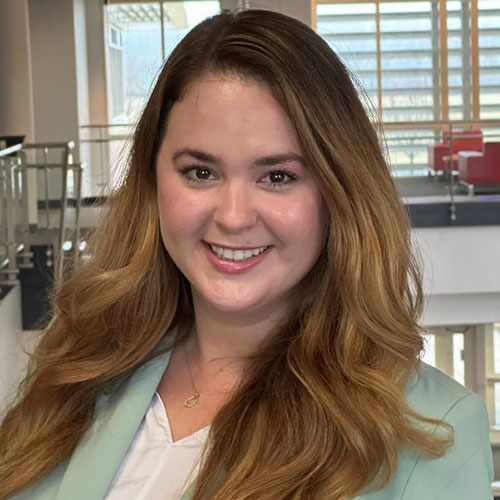 Samantha Navarro's headshot